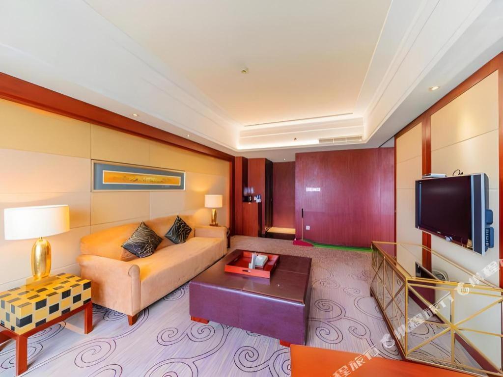 Wellton International Hotel Dongguan  Bagian luar foto