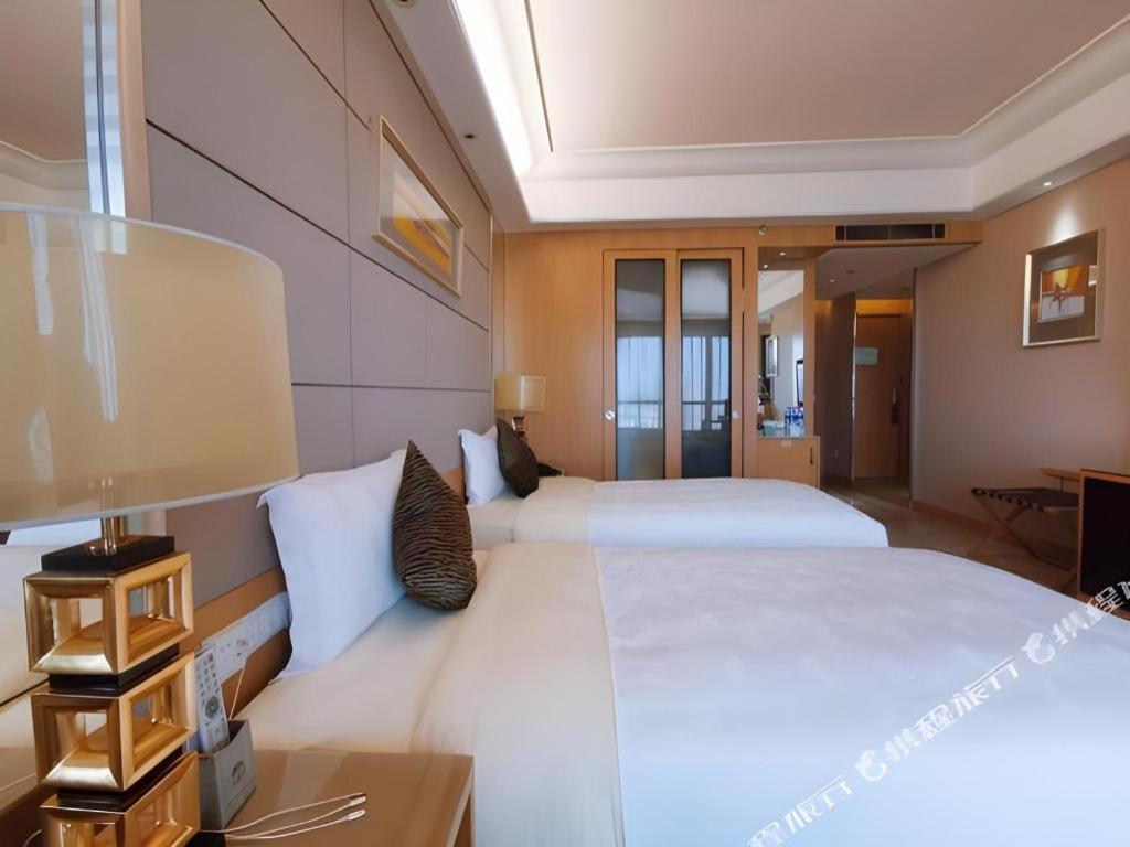 Wellton International Hotel Dongguan  Bagian luar foto